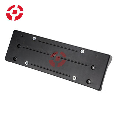 Per il Land Rover Discovery 4 2014-2016, il numero di targa anteriore LR048596