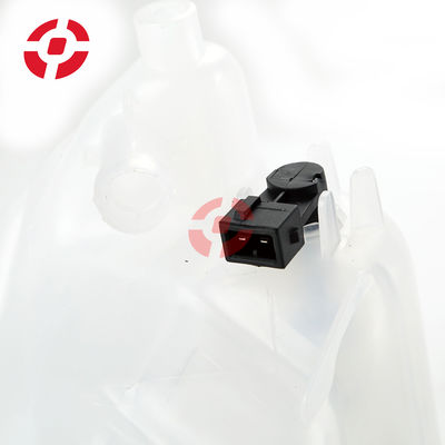 C2D36671 Sistemi di raffreddamento automatici Motore Radiatore Cisterna di raffreddamento Serbatoi di espansione del liquido di raffreddamento