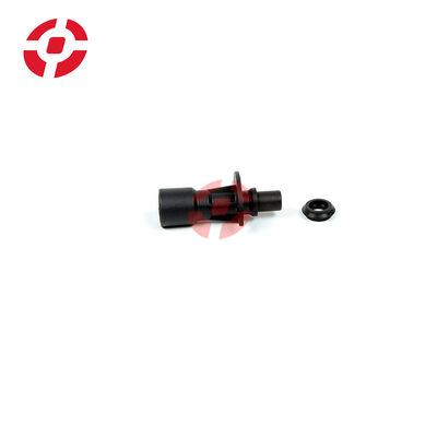 LR028136 C2Z18658 Water Pump Oil Cooler Pipe For LandRover Discovery 4 Range Rover Vogue Range Rover Sport