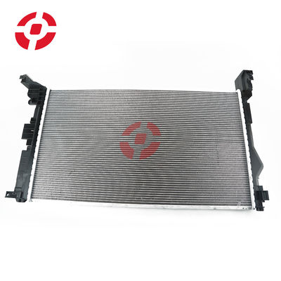 32224828 Ricambi per autoveicoli sistema di raffreddamento del motore del veicolo raffreddatore del liquido di raffreddamento Radiatore di alluminio serbatoio d'acqua di plastica per VOLVO XC90